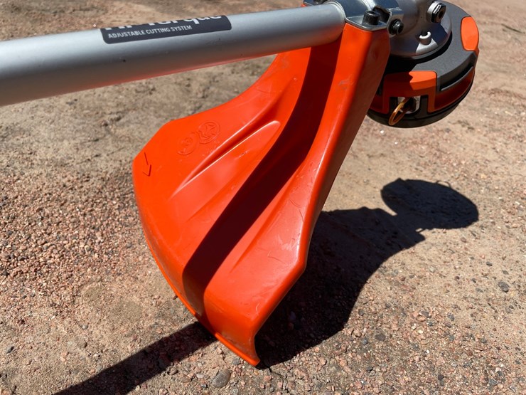 #1535-•-husqvarna-330lk-hi-torq-weed-wacker-image-6