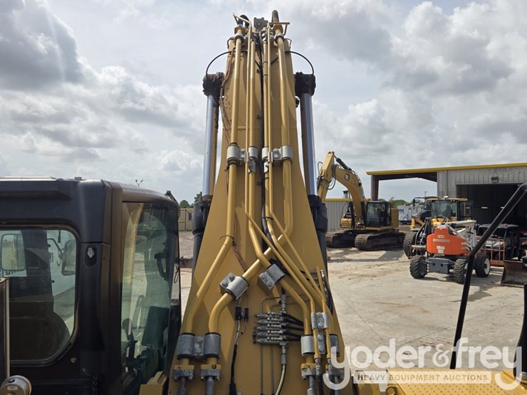 2021-caterpillar-336-image-124