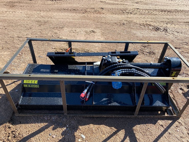 #4084-•-mower-king-70"-hydraulic-flail-mower-attachment-image-2