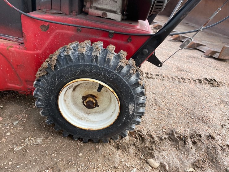 #1541-•-toro-7240e-24"-snow-blower-image-6