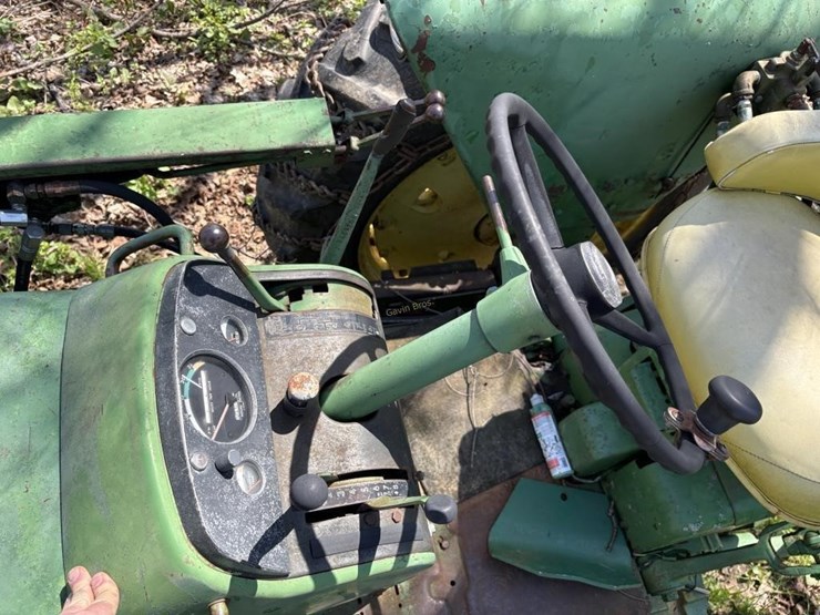 john-deere-3020-image-8