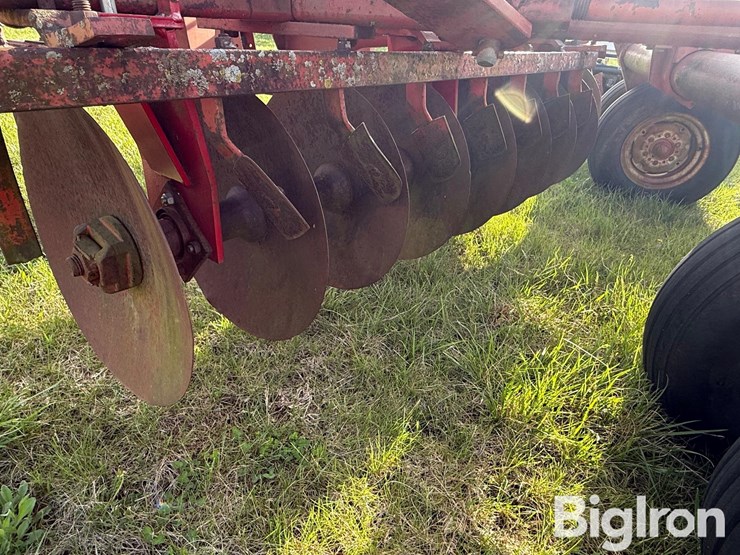 massey-ferguson-820-image-19