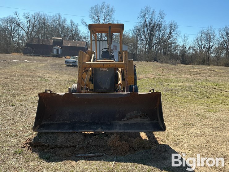 1981-deere-310a-image-2
