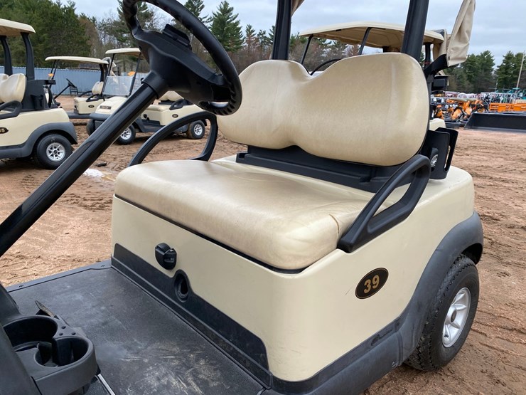 #1580-•-club-car-electric-golf-cart-with-charger-image-16