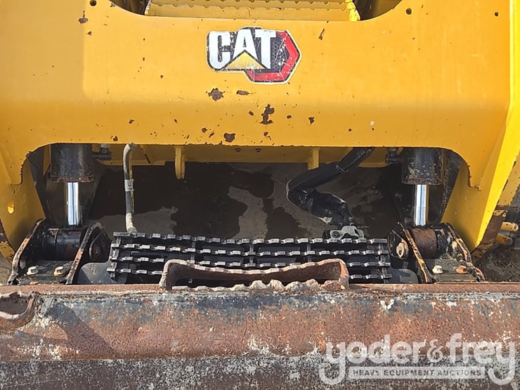 2022-caterpillar-299d3-image-26