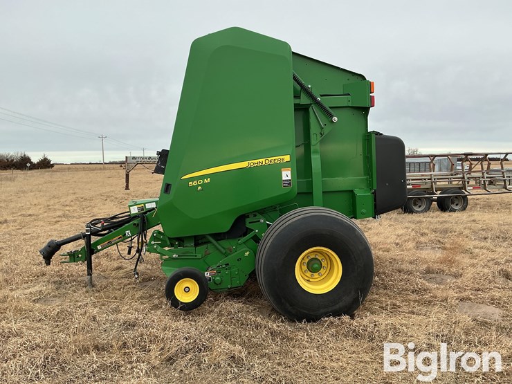 2021-john-deere-560m-image-8