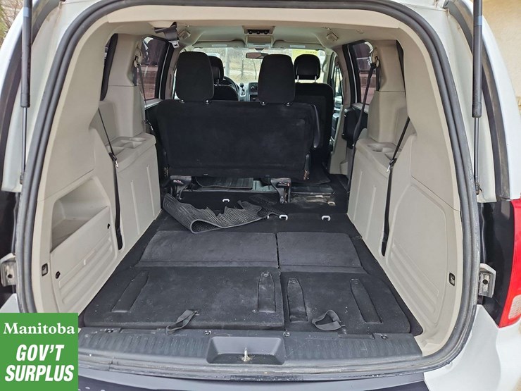 2014-dodge-grand-caravan-image-21