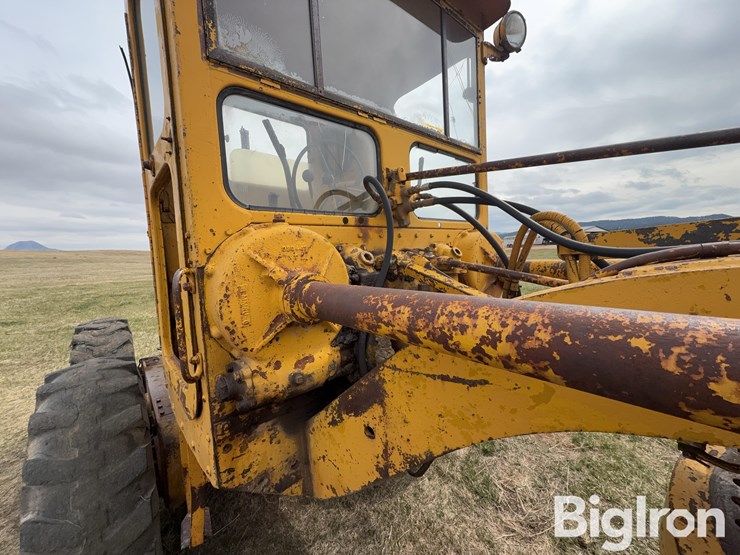 caterpillar-12-image-17