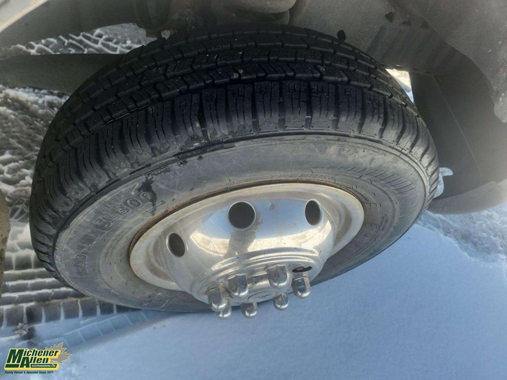 2005-ford-cutaway-s/a-16-passenger-wheelchair-accessible-van-image-39