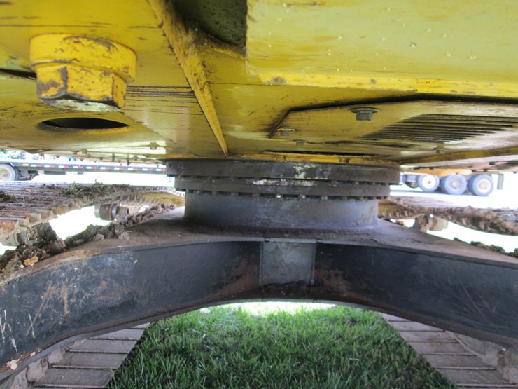 deere-200-lc-image-9