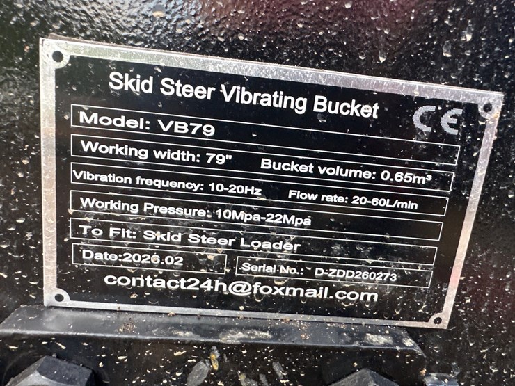 #1641-•-skid-steer-vibrating-bucket-image-5