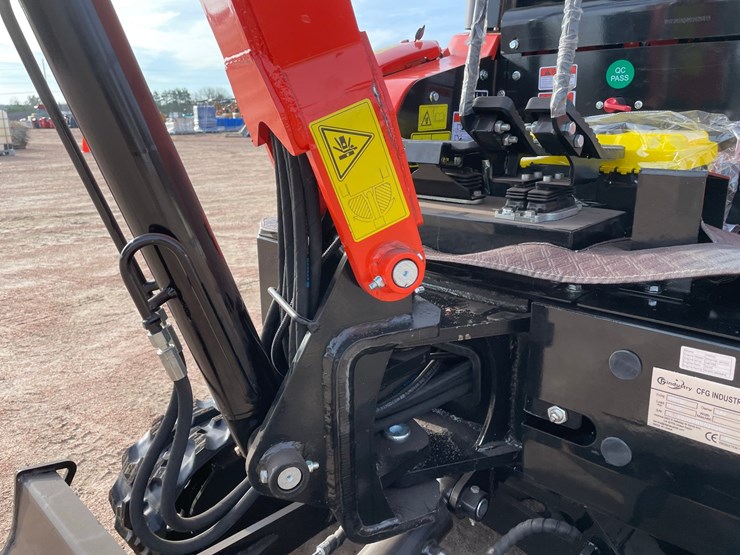 #5536-•-2026-cfg-ynt20-diesel-mini-excavator-image-11