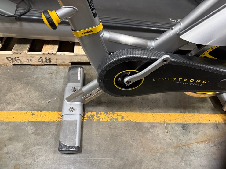 #2070-•-livestrong-by-matrix-spin-bike-image-7