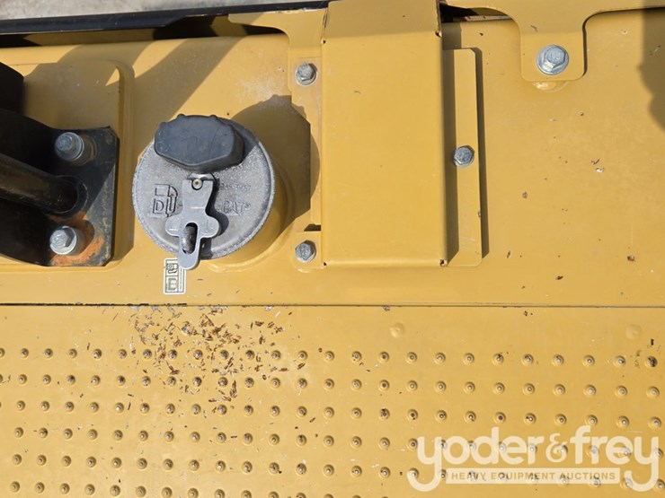 2021-caterpillar-336-image-126