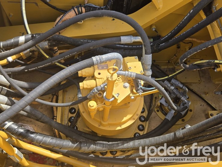 2021-caterpillar-336-image-118