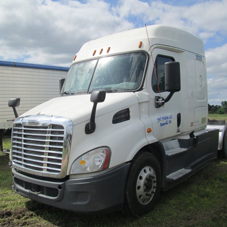 2016 FREIGHTLINER CASCADIA 113