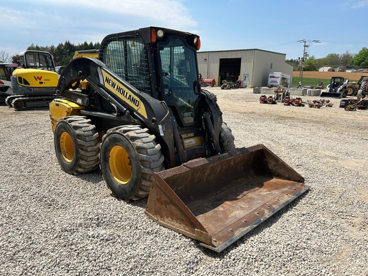new-holland-l230-image-6
