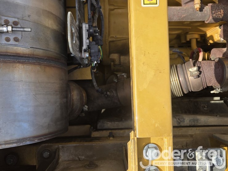 2021-caterpillar-336-image-71