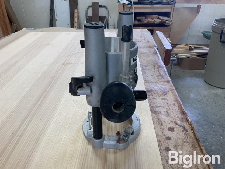 porter-cable-8931-plunge-base-image-4