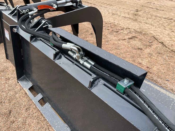 #4131-•-84"-jct-smooth-edge-grapple-bucket-image-7
