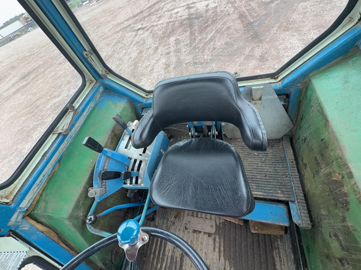 1980-ford-6700-image-29