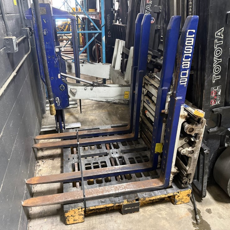 #2071 • Cascade Hydraulic Forklift Attachment