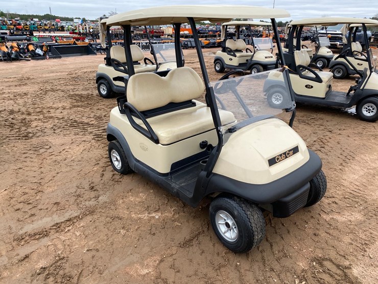#1579-•-club-car-electric-golf-cart-with-charger-image-4