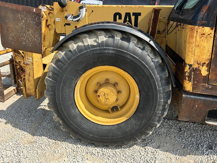 caterpillar-th83-image-14