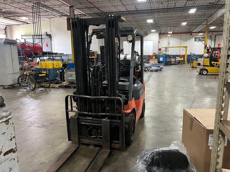 #2007-•-toyota-3500-lb.-forklift-image-1