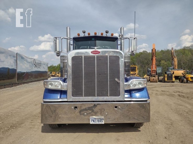 2012-peterbilt-389-image-2