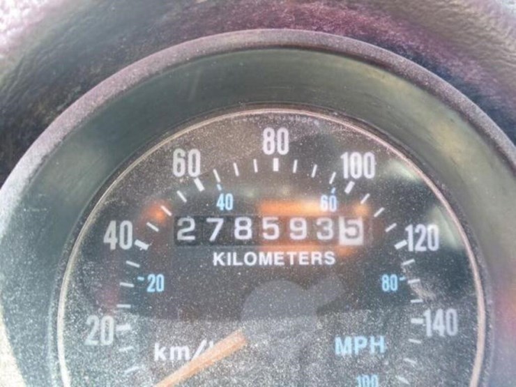 1999-mack-rb690s-image-7