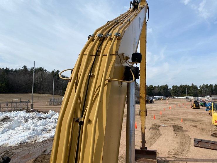 2014-caterpillar-324el-image-45