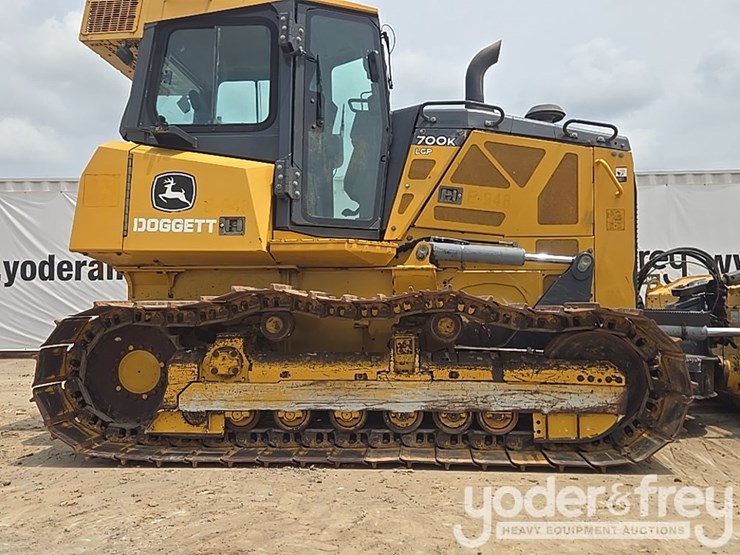 2019-deere-700k-lgp-image-15