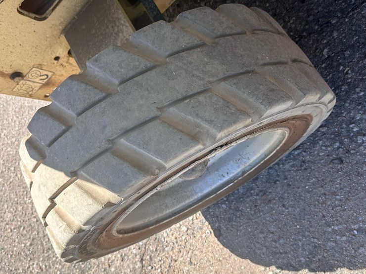 jlg-4069le-image-9