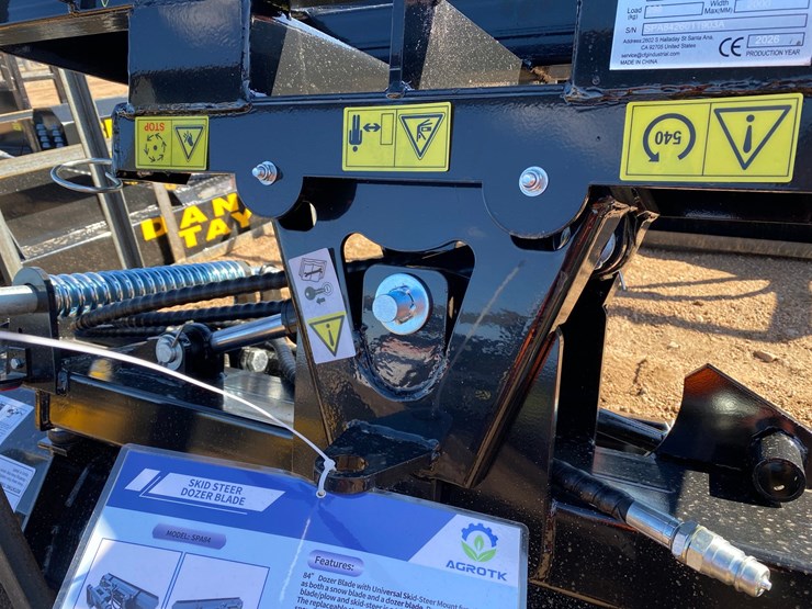 #4085-•-mower-king-84"-hydraulic-dozer-attachment-image-11