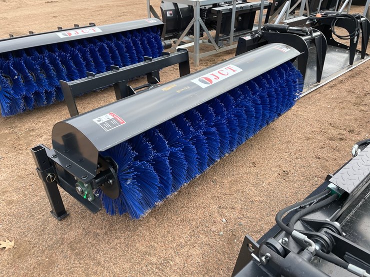 #4133-•-jct-72"-hydraulic-sweeper-angle-broom-image-3