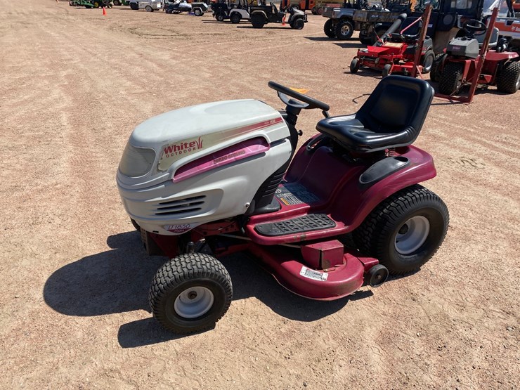 #1545-•-white-lt1850-hydro-riding-lawn-mower-image-10