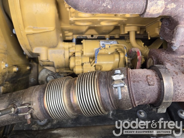 2021-caterpillar-336-image-92