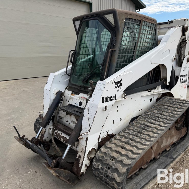 2005 BOBCAT T300