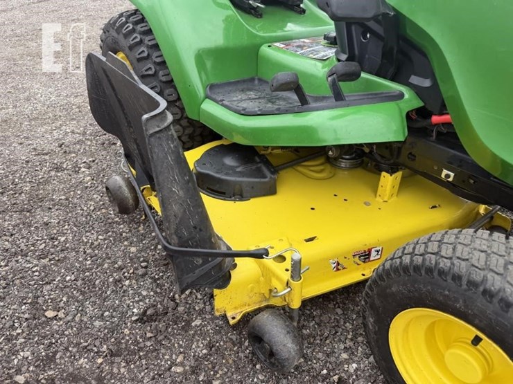 2021-john-deere-x590-image-12