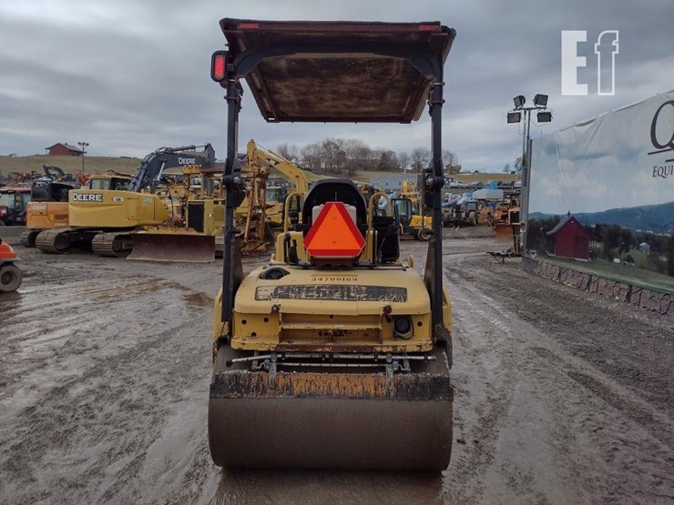 2010-caterpillar-cb34xw-image-4