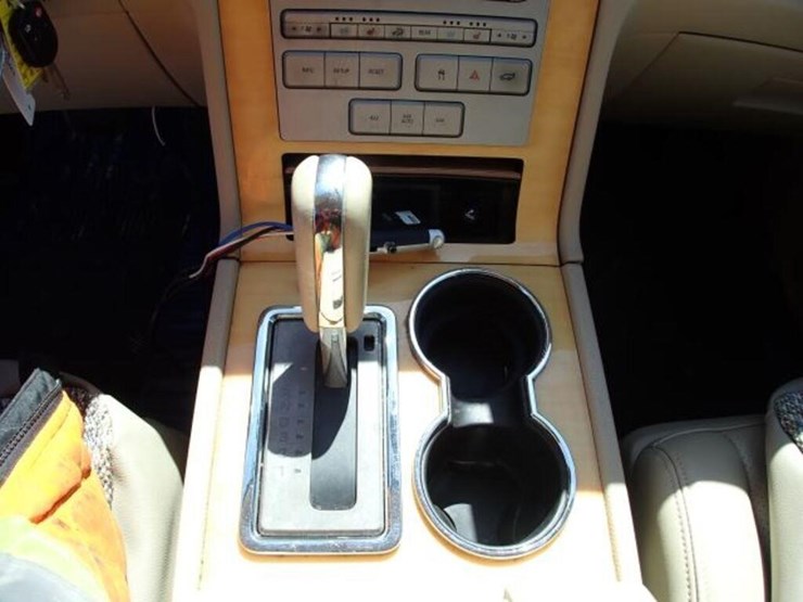 2009-lincoln-navigator-image-19