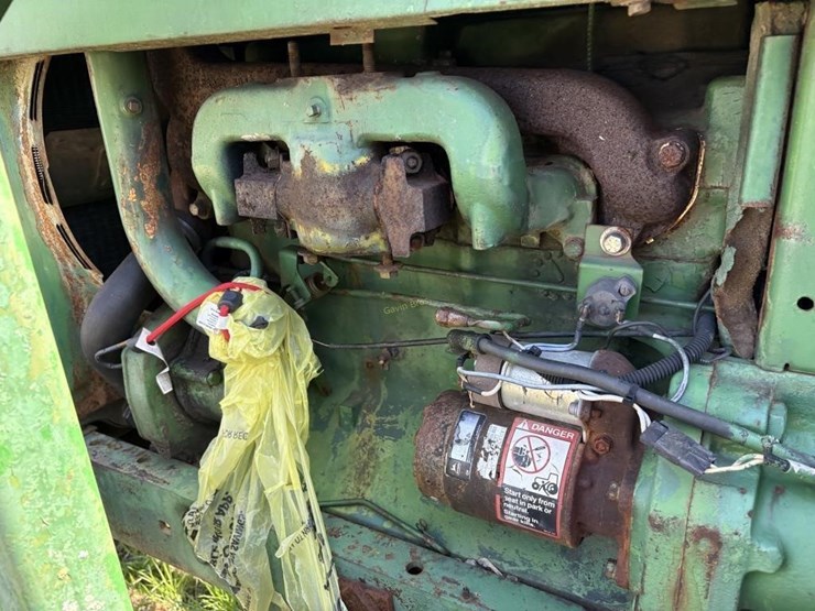 john-deere-3020-image-6