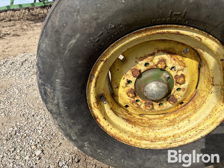 john-deere-450-image-17