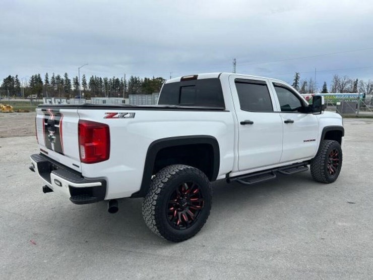 2018-chevrolet-silverado-1500-ltz-image-4