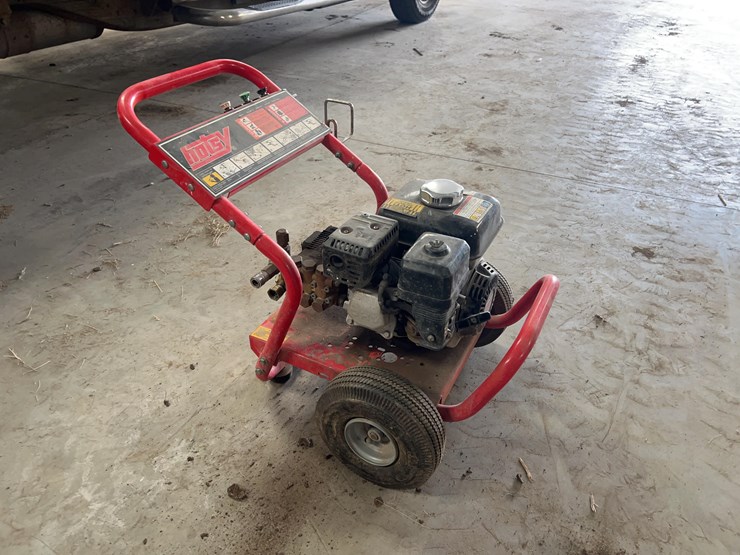 hotsy-pressure-washer-image-3