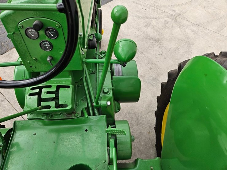 1955-john-deere-60-image-30