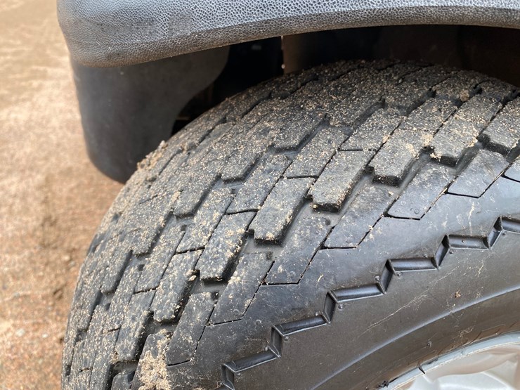 #1580-•-club-car-electric-golf-cart-with-charger-image-15