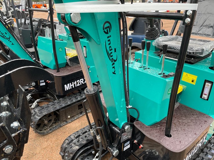 2026-cfg-industry-mh12rx-image-14