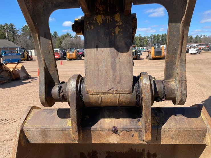 caterpillar-324e-image-14